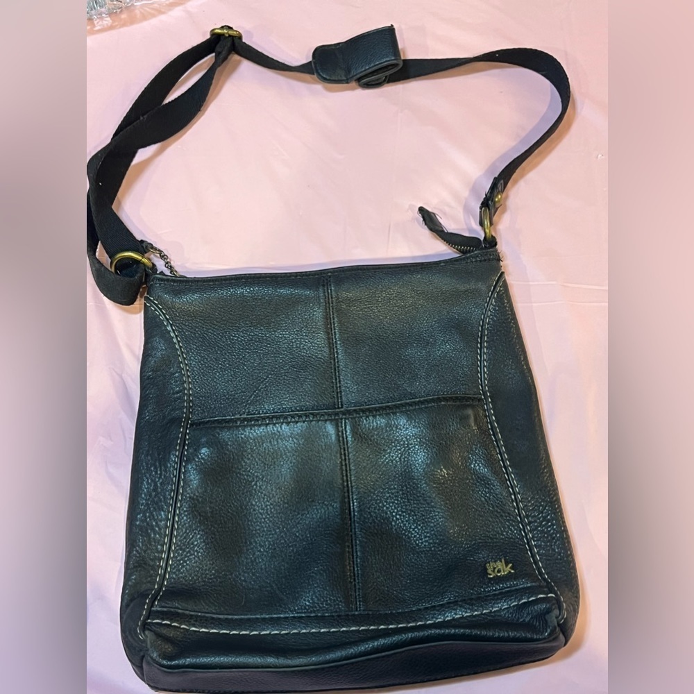 The Sak Black Leather Women’s Crossbody Purse Shoulder Strap Genuine Leather Bag